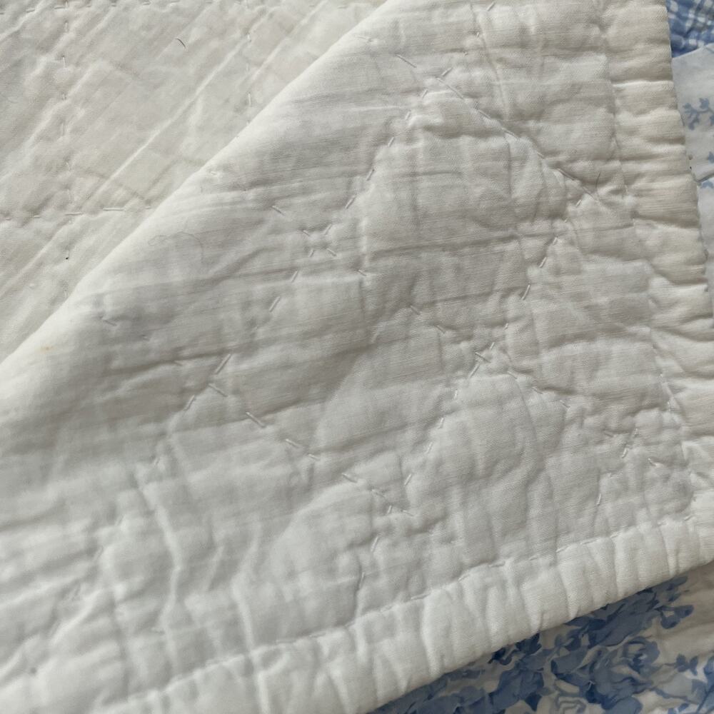 Hand Quilted Vintage Blue Floral Cotton Quilt Bedspread 96"x90" - Picture 6 of 16
